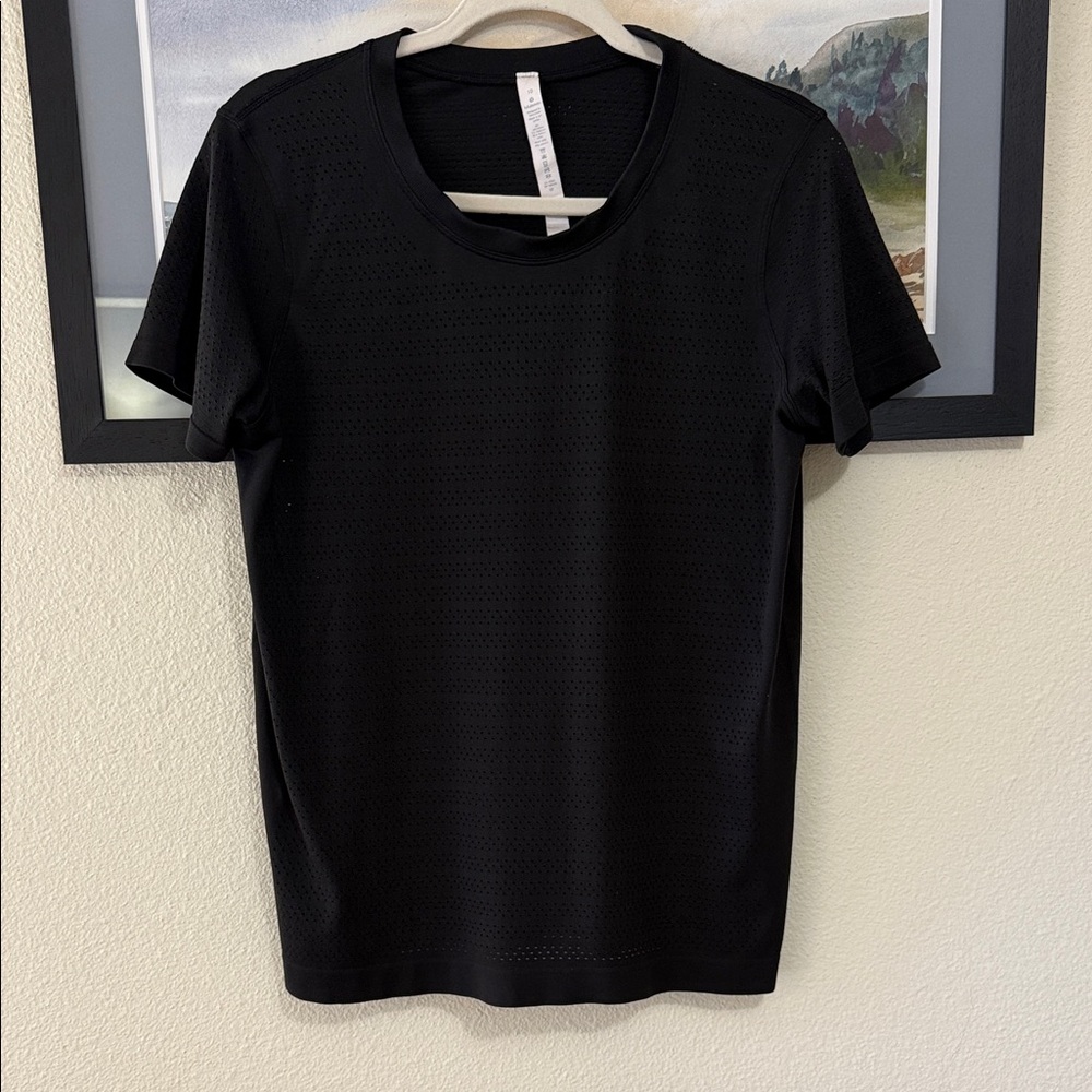 Lululemon Swiftly Relaxed BreezeBlack Perforated Short Sleeve Tee
